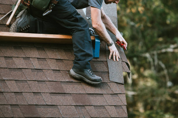 Best Roof Gutter Cleaning  in Strasburg, OH